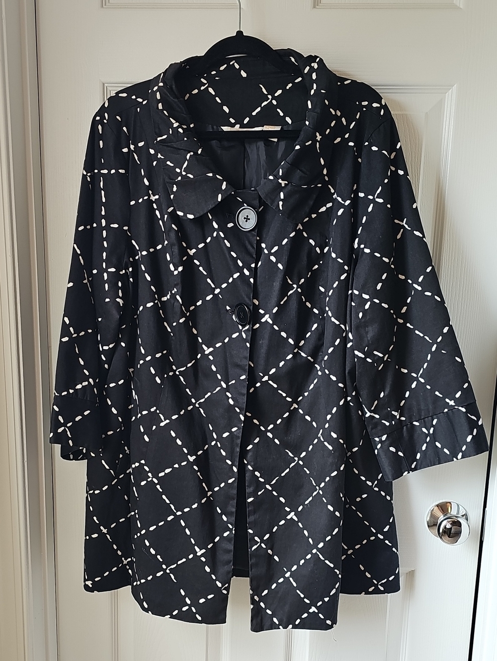 Black & White Dot-Grid Trench Coat — Women's Button-Front Coat